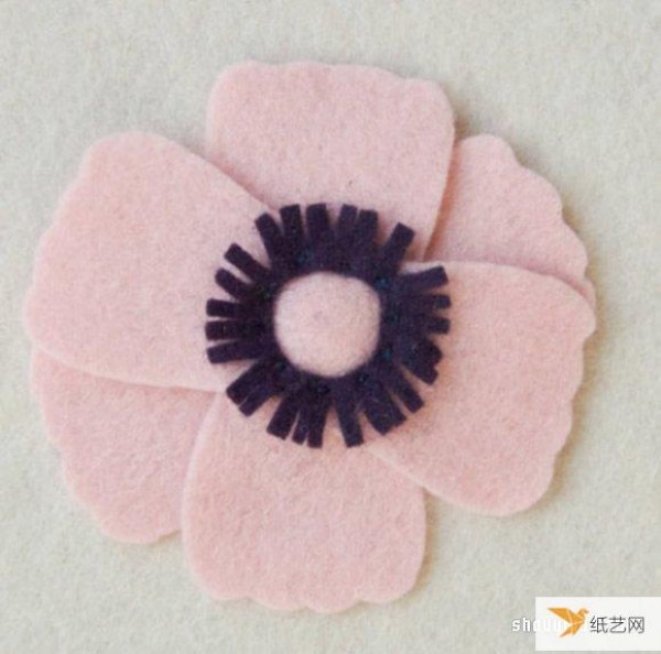 Illustration of how to make a very cute little flower handmade fabric refrigerator magnet