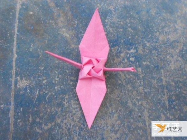 Share with everyone the step-by-step illustration of how to fold roses and paper cranes