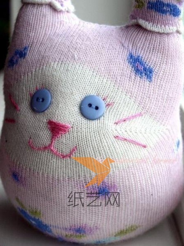 DIY tutorial for making cute socks for kittens