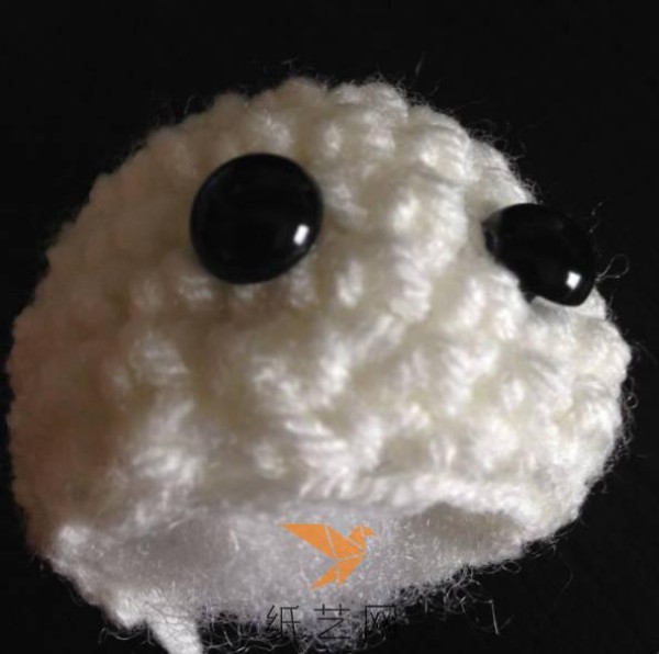 Crochet tutorial for making a pair of sweet little snowmen for Valentine’s Day gift