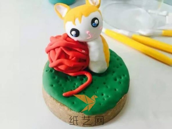 lwowlife clay DIY to make an angel cat holding a yarn ball