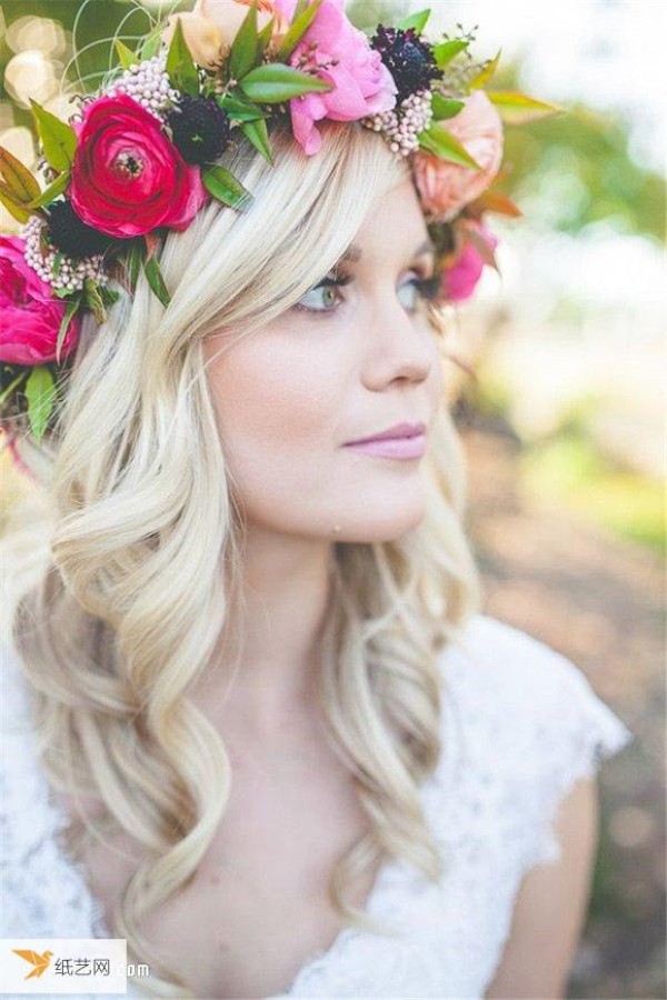 Handmade dreamy flower crown that fulfills your flower fairy dream