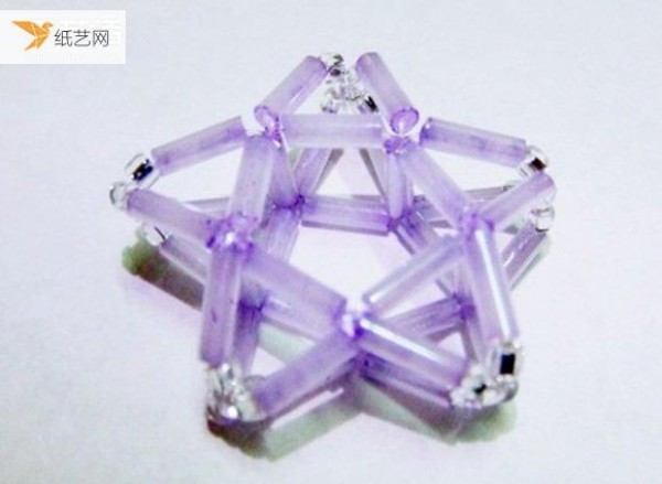 How to make a beaded three-dimensional five-pointed star that can be used as a small decorative pendant