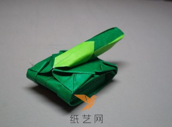 Exquisite handmade origami tank making tutorial