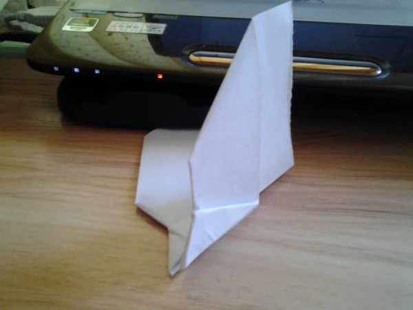 paper airplane that flies far