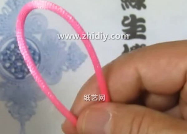 Chinese knot basic straight hanging double link weaving method