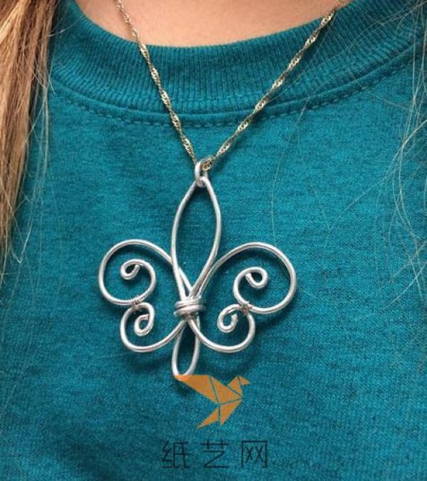 Beautiful handmade butterfly wire necklace tutorial