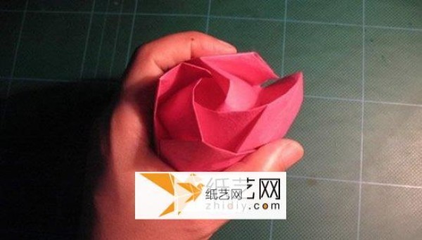 Detailed analysis of the folding method of GG roses