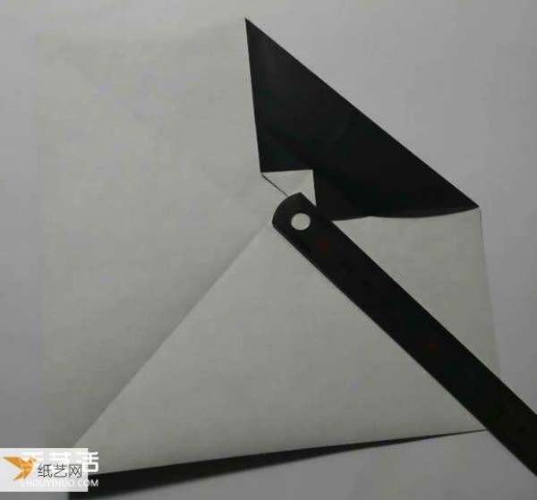 Simple origami tutorial for children—origami method of flat pencil