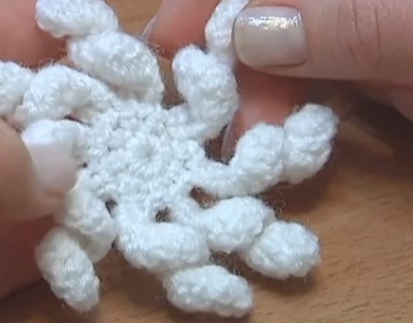 Crochet spiral flower decorative weaving tutorial