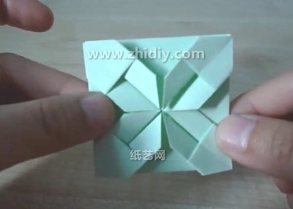 Origami video tutorial for handmade origami mats