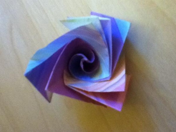 Simple Origami Rose Valentine’s Day Gift Making Tutorial