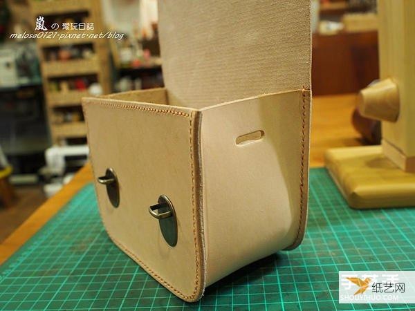 Warm Japanese personalized classic leather schoolbag handmade illustrated tutorial