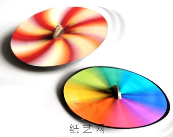 Simple colorful childrens handmade spinning top making tutorial, suitable for lower grade childrens awareness of colors