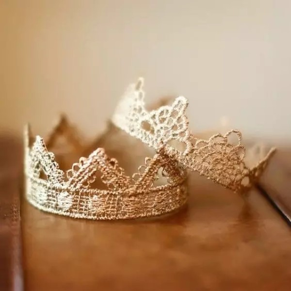 Roll up the lace to make a fairy tale crown!