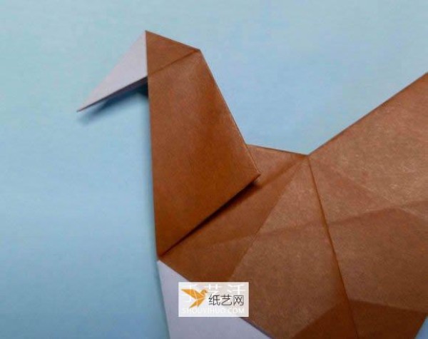 Detailed step-by-step illustration of folding a hen