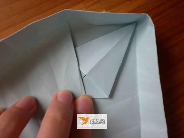 Use origami to make a love box with a lid for Valentine’s Day