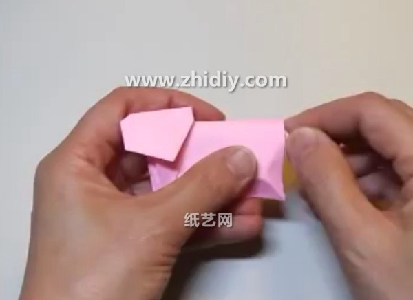 Tutorial on how to make a simple three-dimensional origami sheep