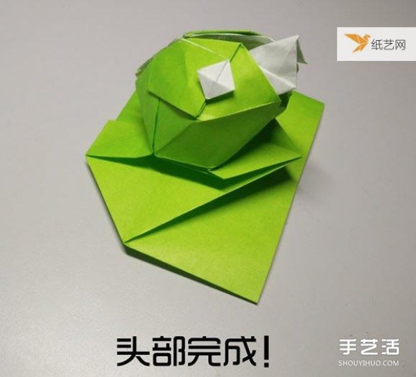 Illustration of the steps of origami of a very cute three-dimensional duck