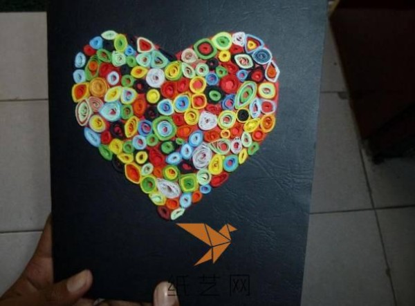 Tutorial on making beautiful quilled paper heart-shaped greeting cards