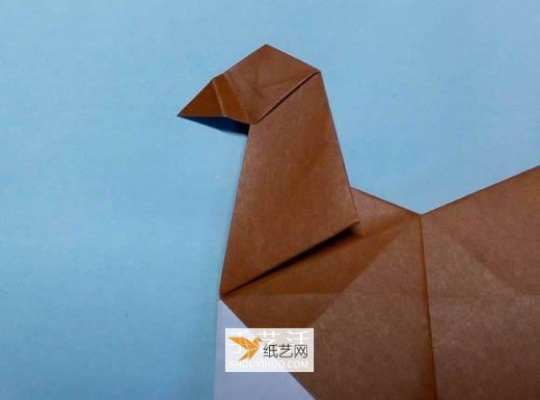 Detailed step-by-step illustration of folding a hen