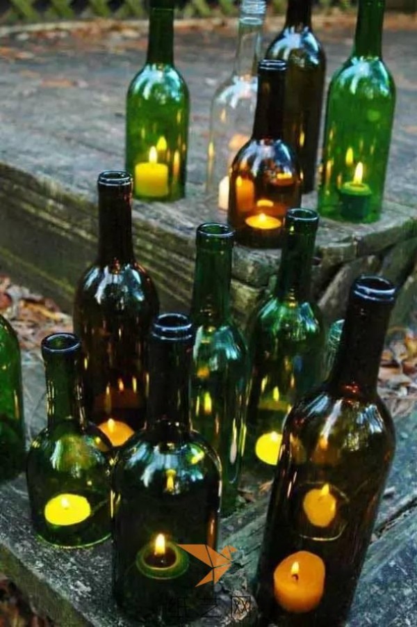 There are so many tricks you can play with wine bottles, so don’t throw them away after you finish drinking!