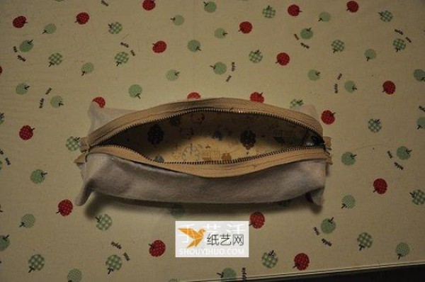 Handmade tutorial for making pencil cases using non-woven fabrics