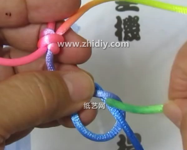 Chinese knot basic straight hanging double link weaving method