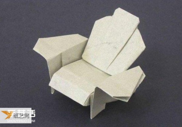 Illustration of the method of hand folding paper sofa chair