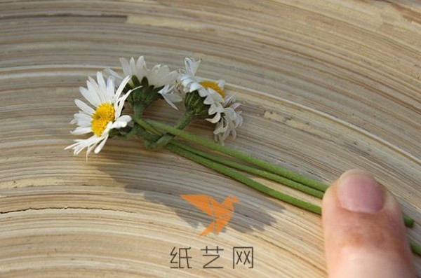 Exquisite garland weaving method, essential skills for spring outing