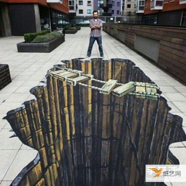 Appreciation of pictures of 3D street graffiti paintings