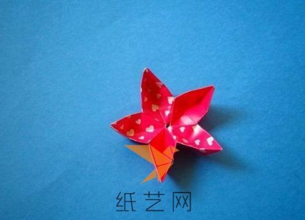 Tutorial on making beautiful origami flower decorations