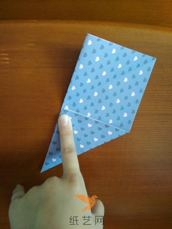 Especially the simple and easy to learn origami three-dimensional heart tutorial