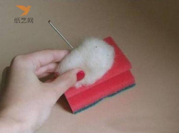 Wool felt tutorial Anjingjing teaches you how to make those cute sleeping wool felt dogs.