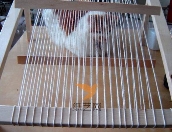 Hand-woven loom weaving heart-shaped decoration making tutorial