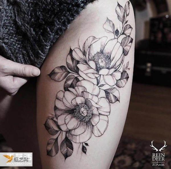 Baroque Flowers: Aesthetic Tattoos that Combine Clothing and Photography