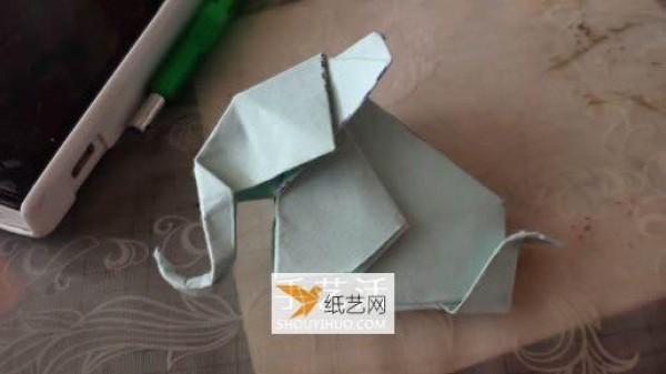 How to use origami to make a three-dimensional elephant