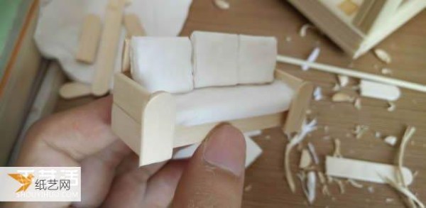 A complete step-by-step guide to hand-making a realistic villa model using disposable chopsticks