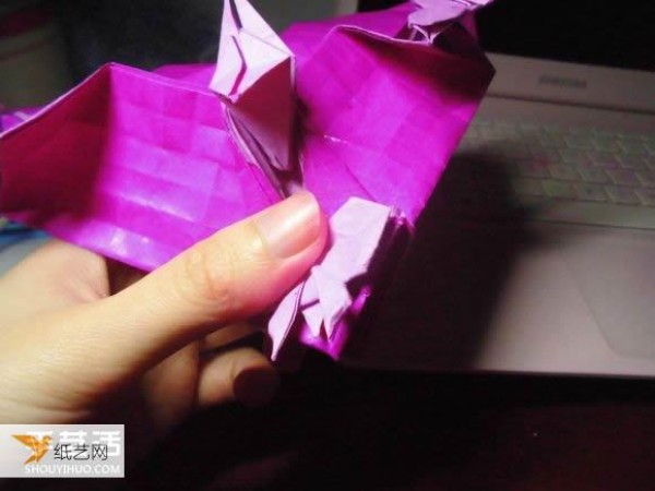 Very creative step-by-step illustration of Dielianhua heart origami