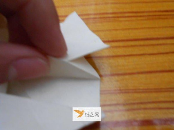 Illustration of the specific folding method of Fukuyama Paper Rose