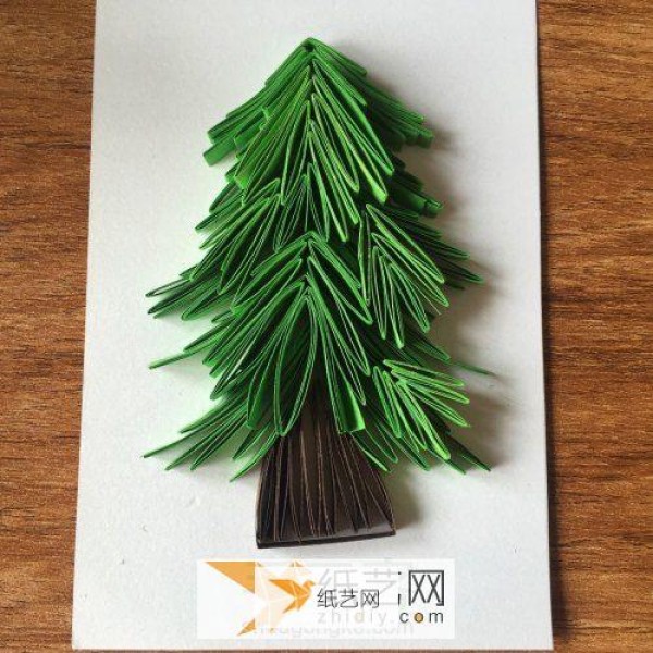 Christmas tree drawing tutorial—a very simple paper drawing