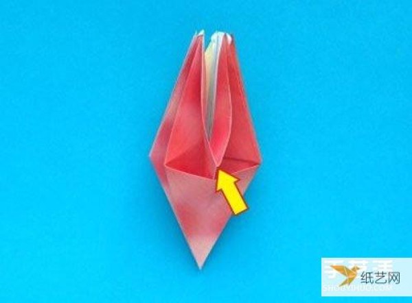 Illustrated tutorial on the folding steps of the seemingly complicated origami crab