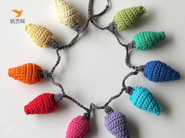 Tutorial on making beautiful crochet Christmas lights decorations