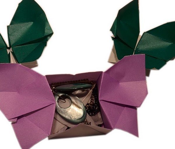 Origami video tutorial for three-dimensional origami butterfly gift box