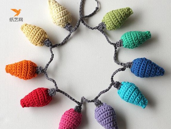 Tutorial on making beautiful crochet Christmas lights decorations