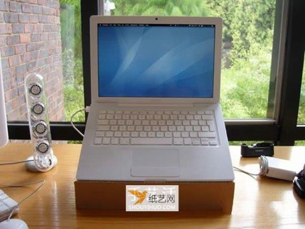 How to make a laptop cooling rack from corrugated paper