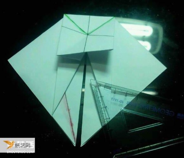 Illustration of a very beautiful hand-folded box with paper crane packaging