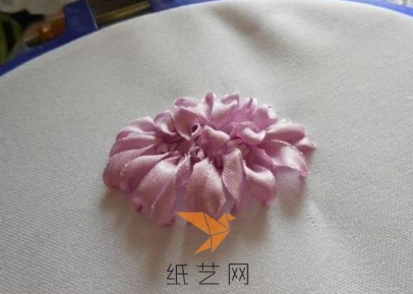 Ribbon embroidery desk chrysanthemum production tutorial embroidery fabric tutorial