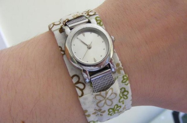 Winter warm watch-turned-bracelet fabric making tutorial