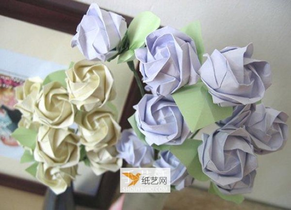 Super detailed illustration of how to fold handmade roses